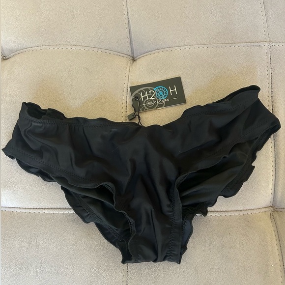 H2OH! Other - NWT H2OH! COLOURS Roma Ruffle Bikini Bottom With Scrunchy Butt Detail